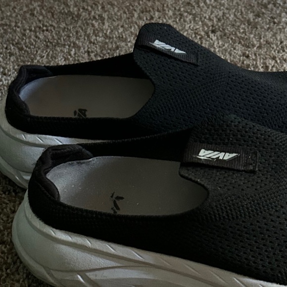 AVIA slip on knit shoe in black womens size 9 - Picture 1 of 3